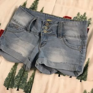 “Wanna betta butt?” Shorts